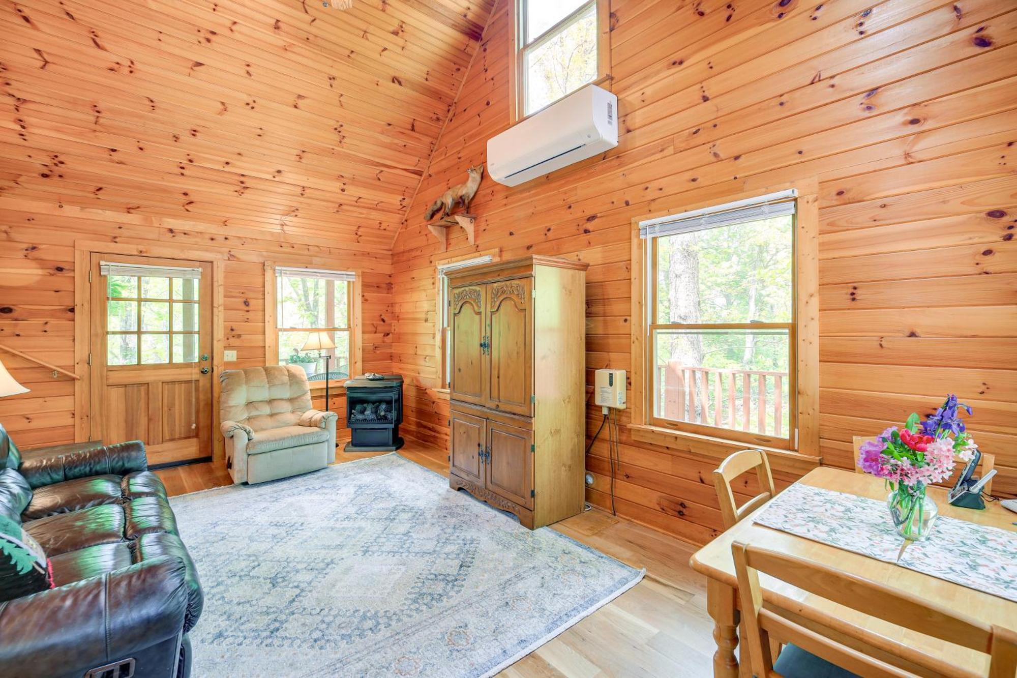 Quaint Blue Ridge Cabin Rental With On-Site Stream! Sparta ภายนอก รูปภาพ