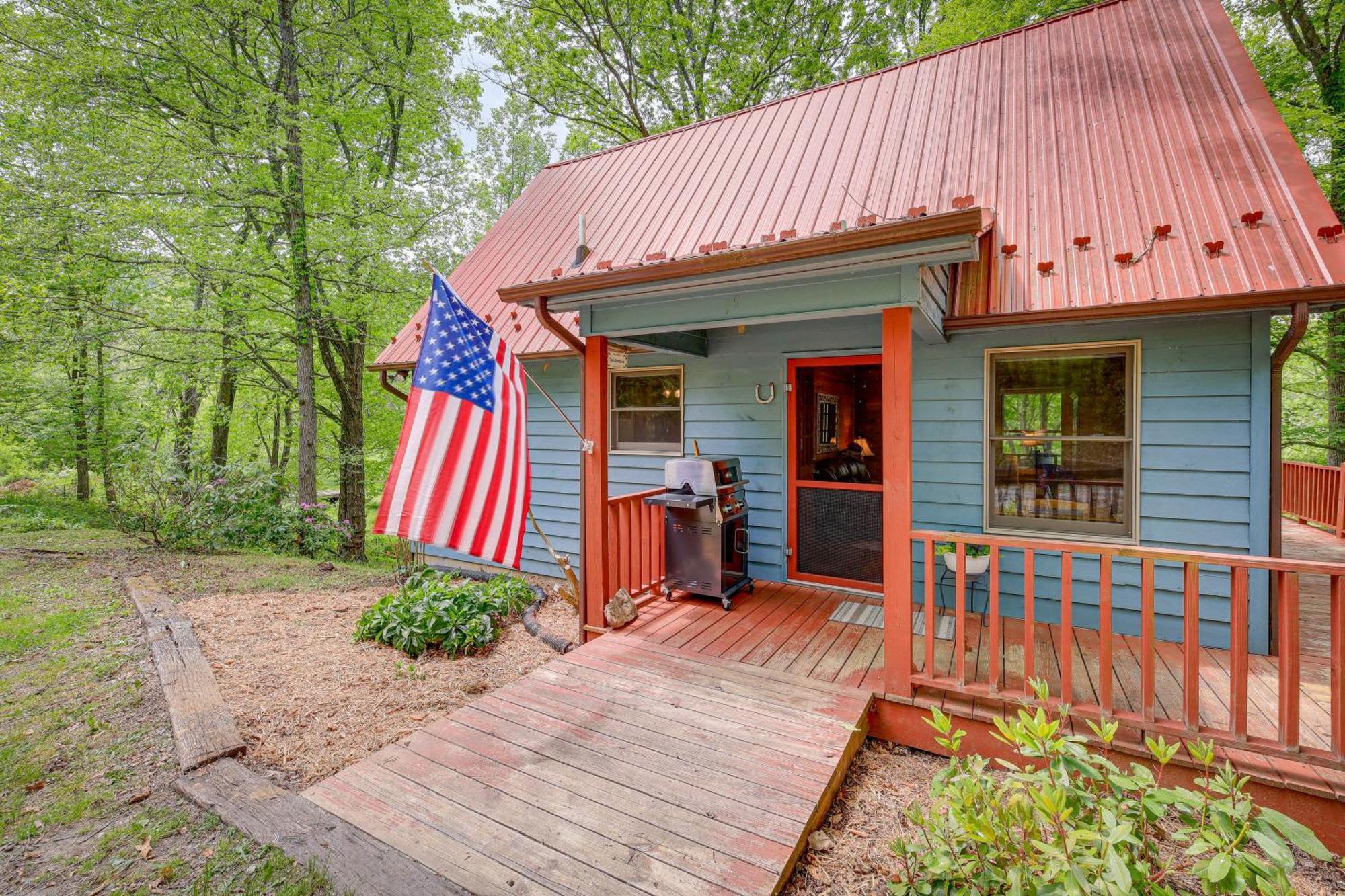 Quaint Blue Ridge Cabin Rental With On-Site Stream! Sparta ภายนอก รูปภาพ