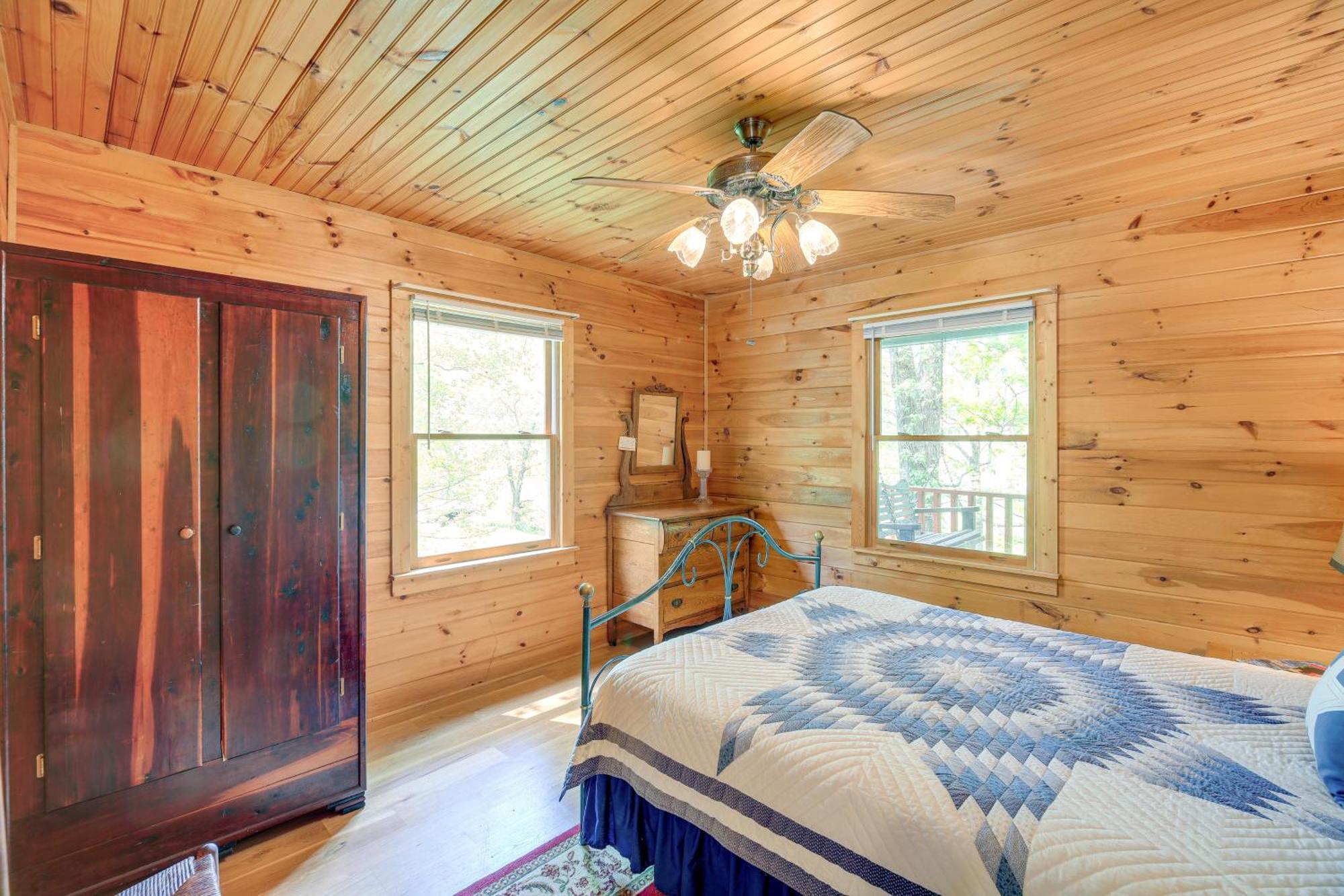 Quaint Blue Ridge Cabin Rental With On-Site Stream! Sparta ภายนอก รูปภาพ