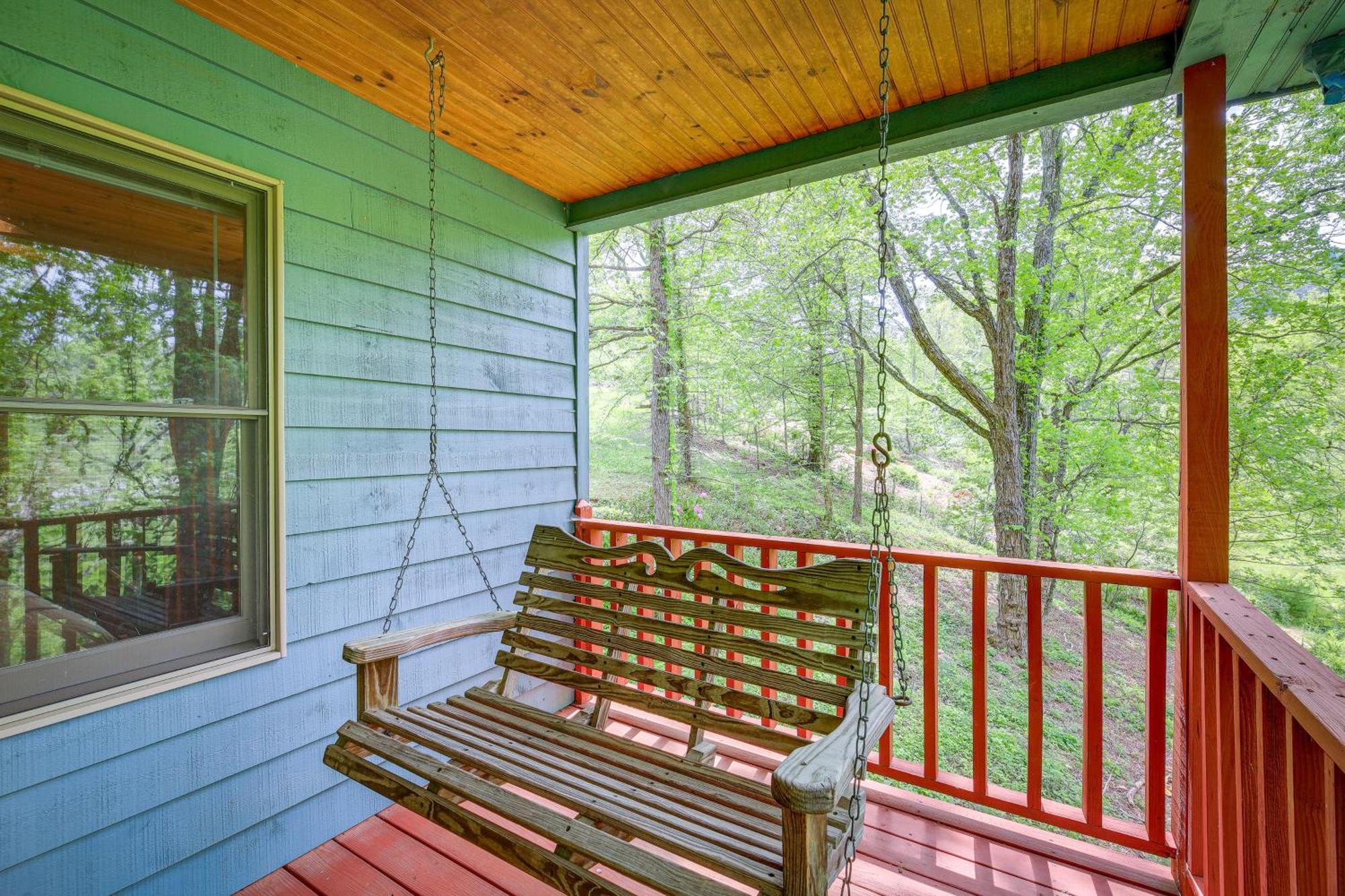 Quaint Blue Ridge Cabin Rental With On-Site Stream! Sparta ภายนอก รูปภาพ