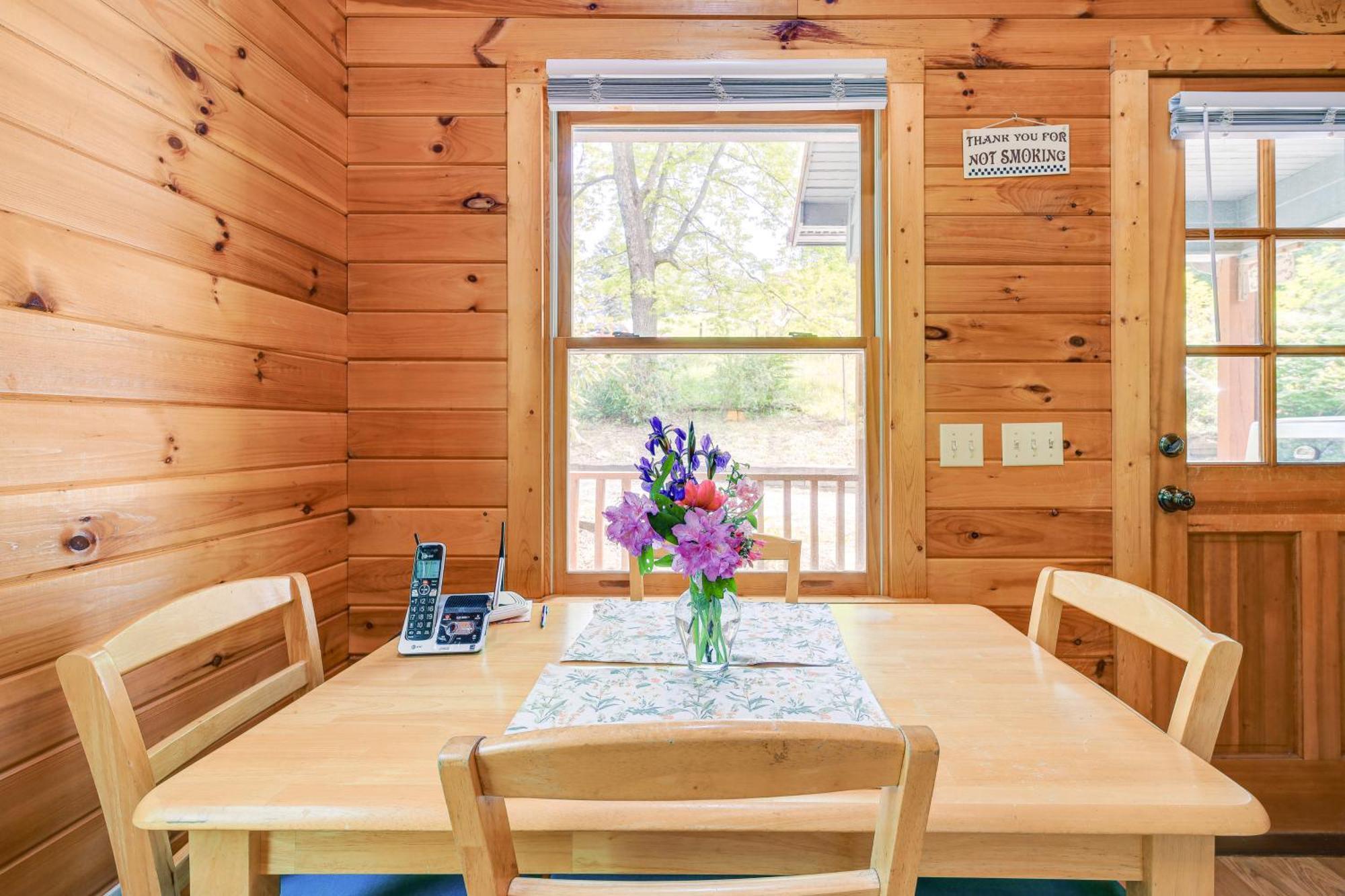 Quaint Blue Ridge Cabin Rental With On-Site Stream! Sparta ภายนอก รูปภาพ