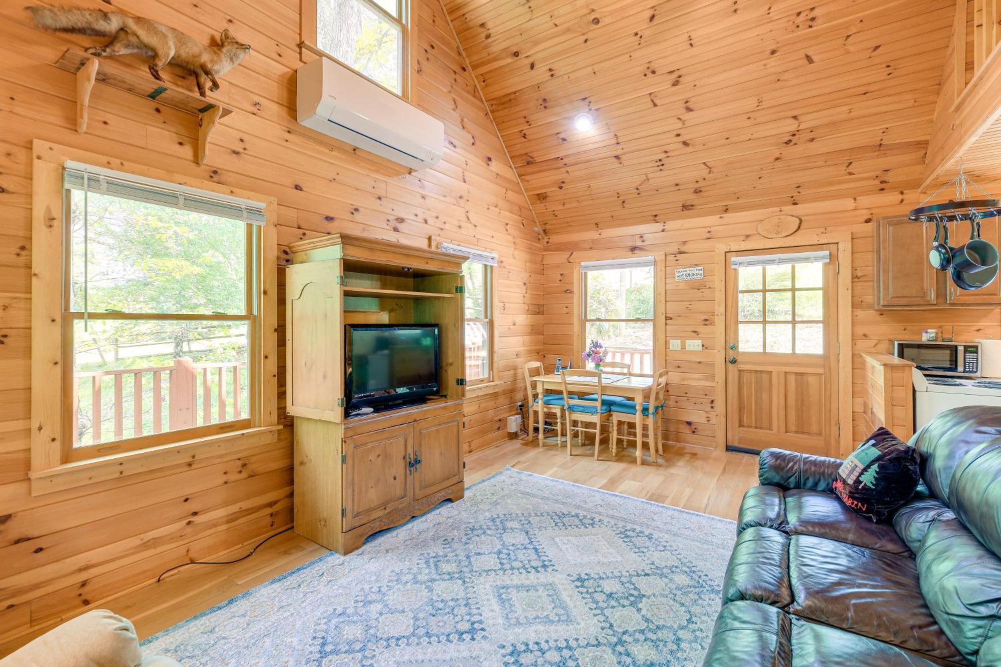 Quaint Blue Ridge Cabin Rental With On-Site Stream! Sparta ภายนอก รูปภาพ